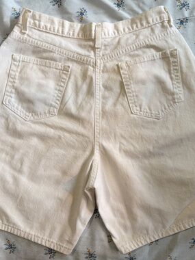 Vintage Faded Glory White Denim Butter Mom Shorts Size 16 Made in the USA HK8185